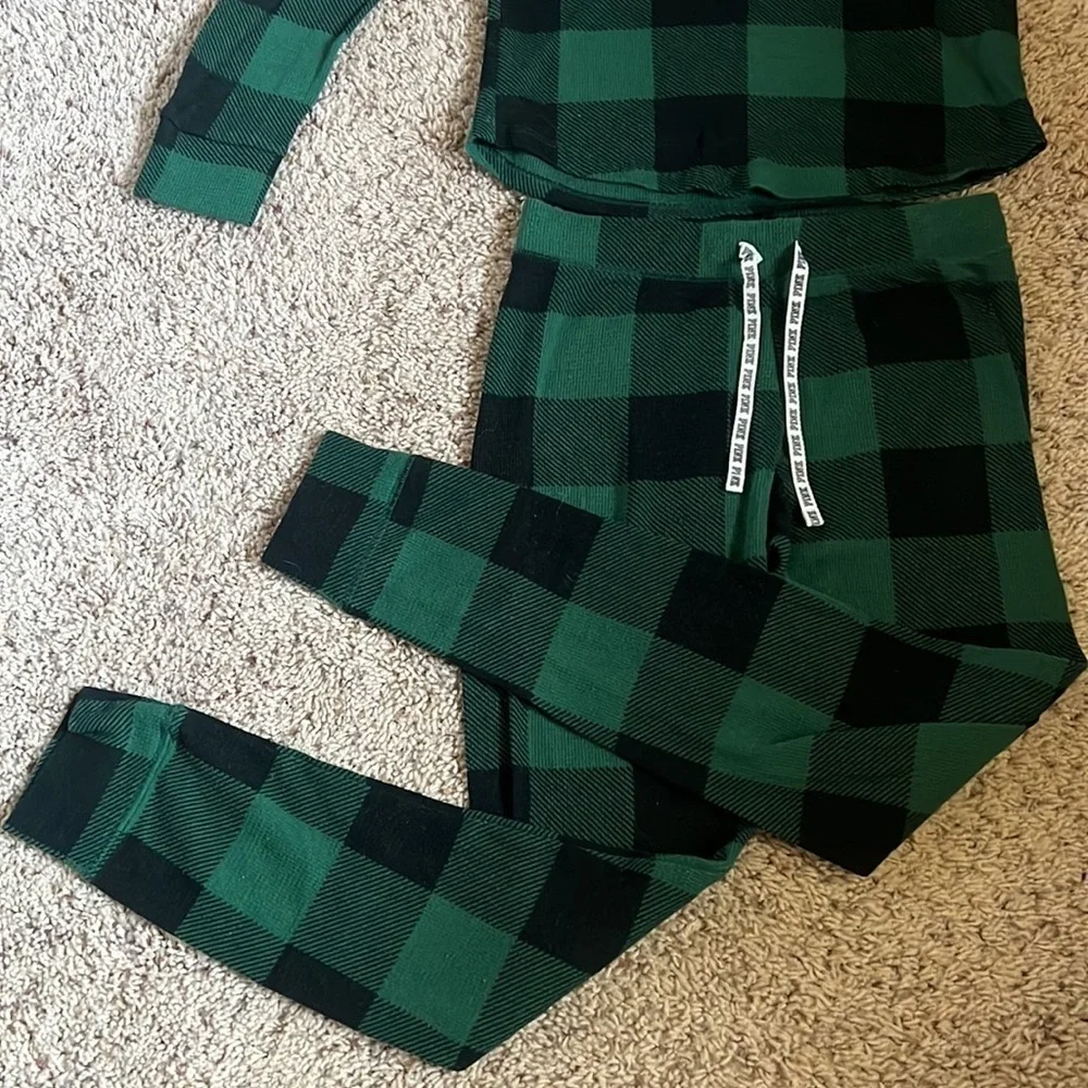 NEW Condition PINK Victoria’s Secret black/green plaid super soft 2-piece PJ set